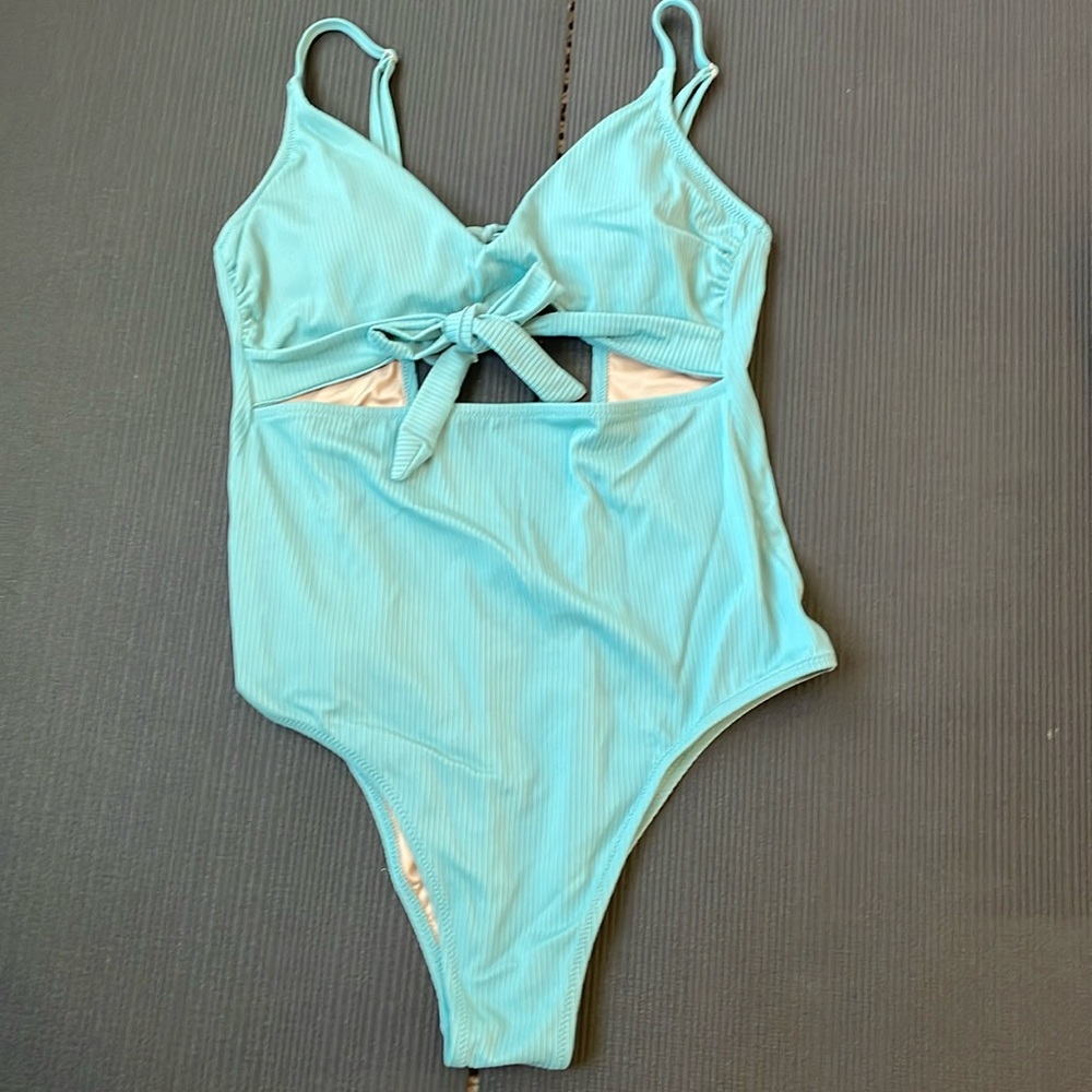 Adorable swimsuit never worn!!